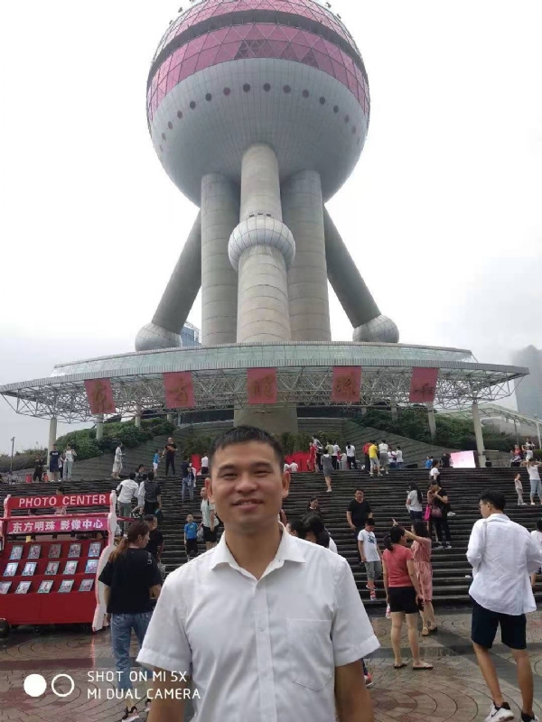 小猫吃老鼠的第一张照片--福清婚介网