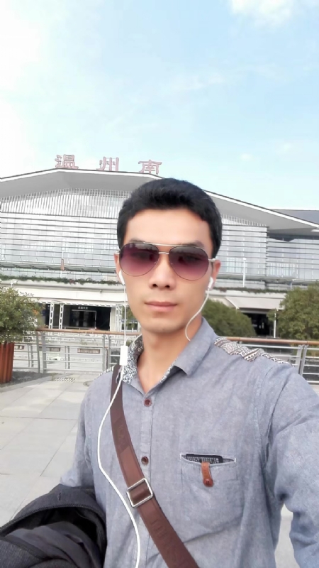 错把真心喂了狗的第三张照片--福清婚介网